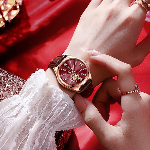 New Women Luxury Quartz Alloy Watch Ladies Fashion Stainless Steel Dial Casual Bracele Watch Leather Wristwatch 4