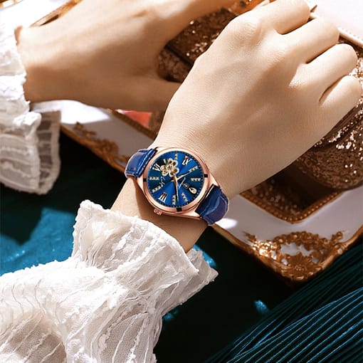 New Women Luxury Quartz Alloy Watch Ladies Fashion Stainless Steel Dial Casual Bracele Watch Leather Wristwatch 5